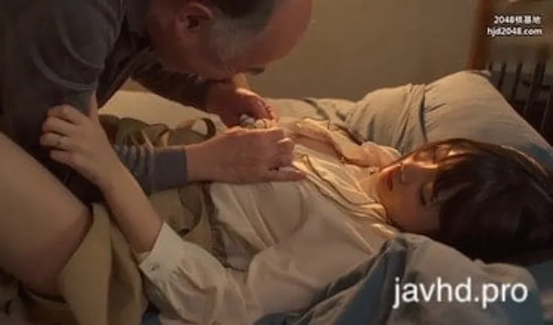 ông xã đi vắng người vợ bị lão già nhà cạnh bên hiếp suzu harumiya